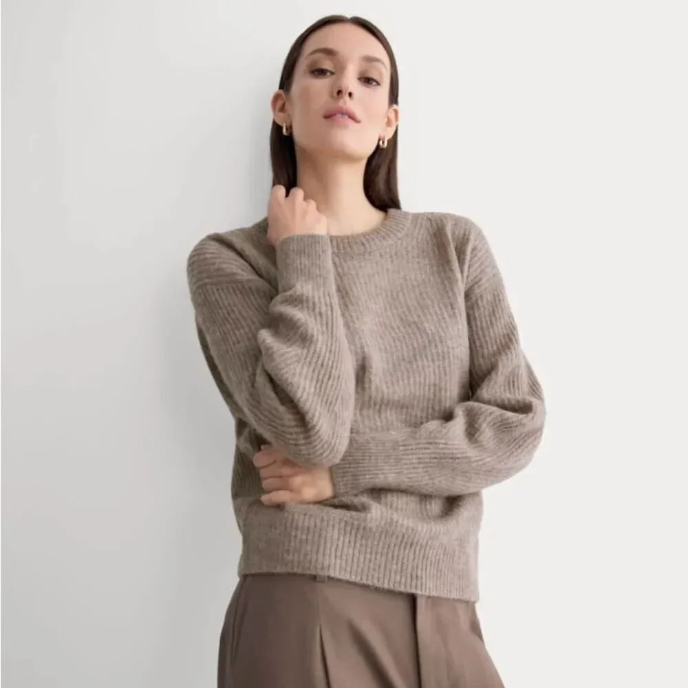 NWT Everlane The Cocoon Crew in Alpaca Taupe Pullover Soft Size S